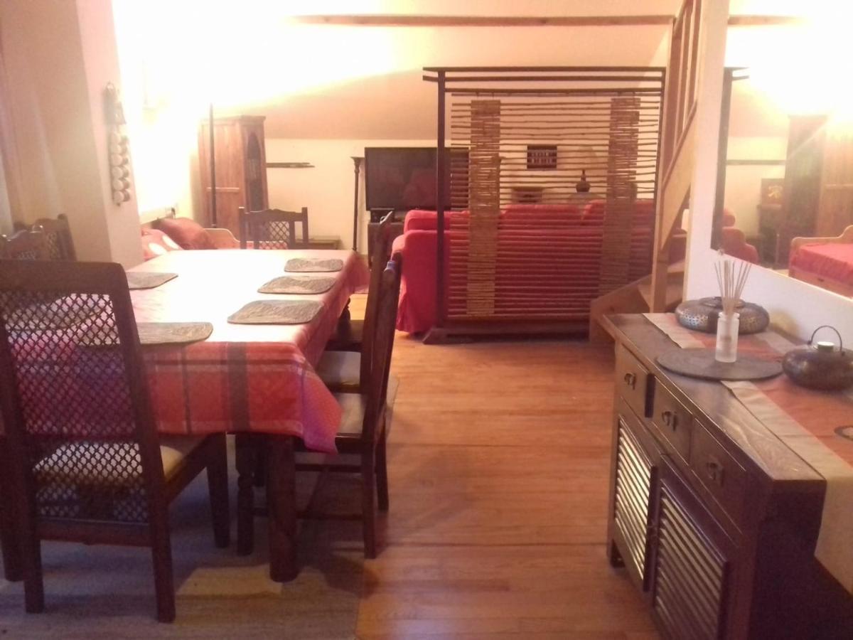 Appartement En Loft 50M2 Dans Maison Avec Chambre En Mezzanine Et Canapes Lits Dans Salon サン・ピエール・ド・シャルトルーズ エクステリア 写真